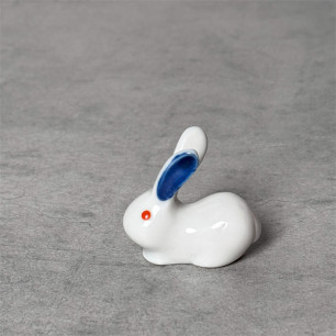 Porcelain chopsticks rest...