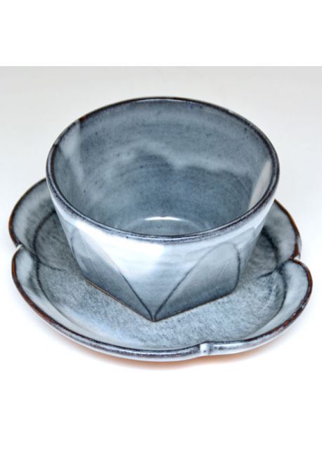 Teacup with saucer kiri